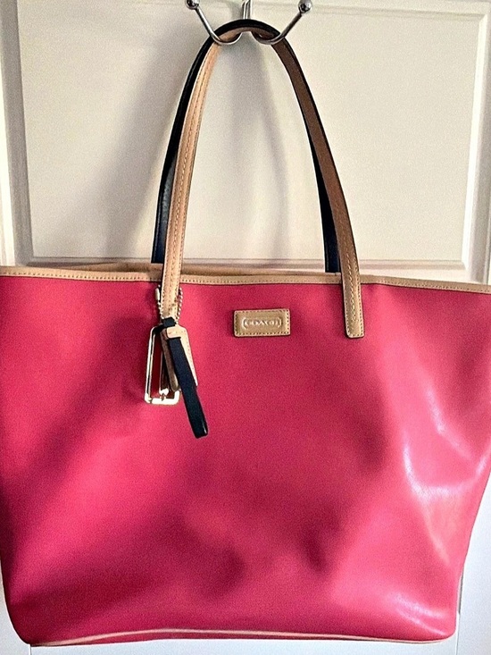 Coach Handbags - Coach Large Tote Leather